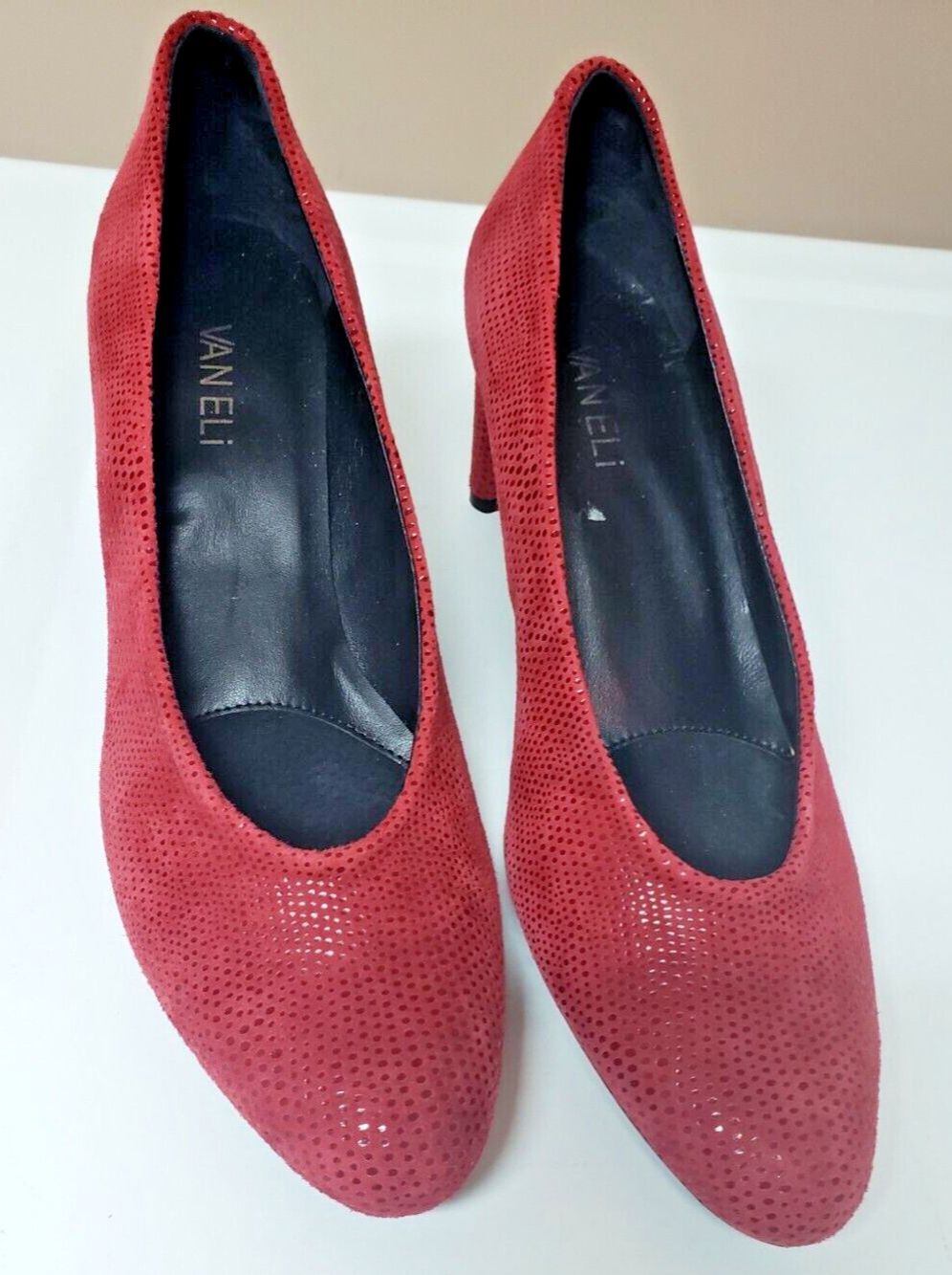 Vaneli Women’s Dark Red Genuine Suede Padded Shoes 9M Office Wedding Guest NWOB